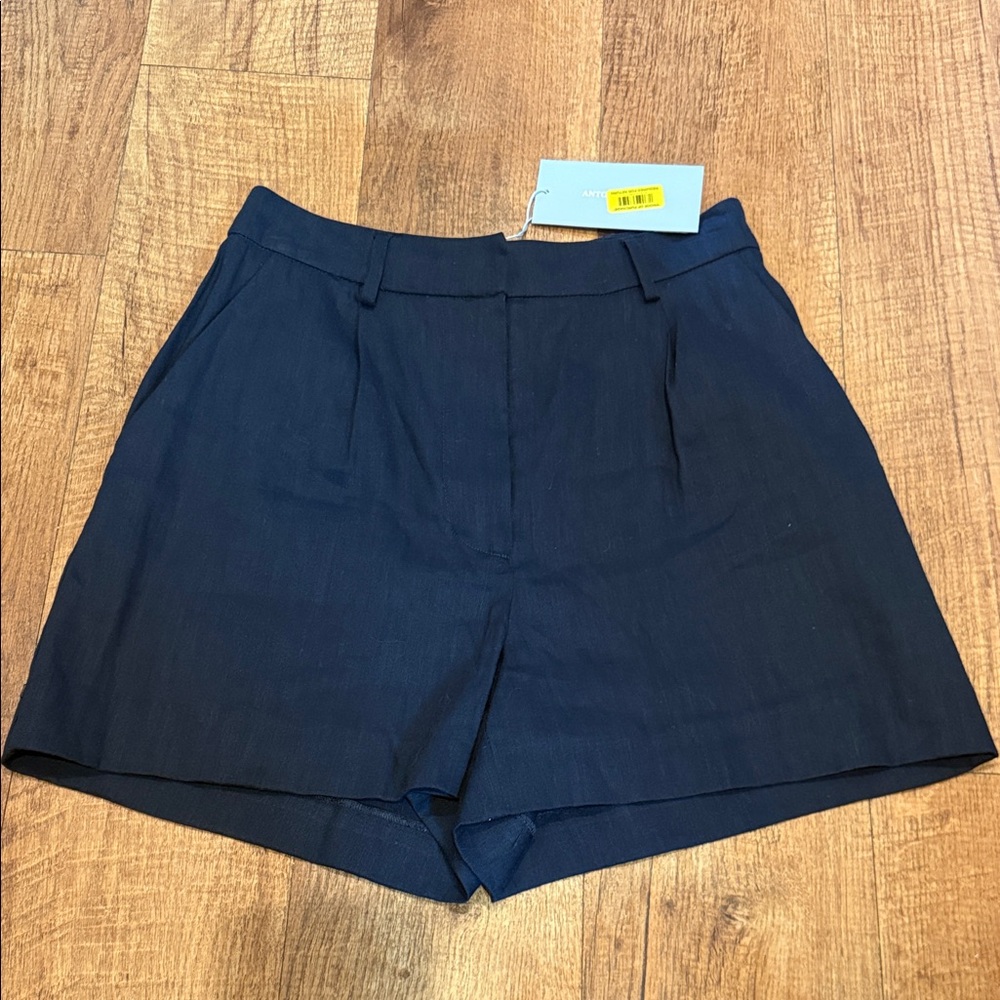 Women’s Antonio Melani New with tags navy linen shorts sz 2
